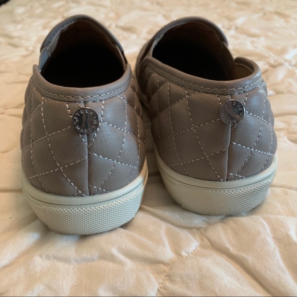 Steve Madden ECENTRCQ Quilted Sneakers - Picture 6 of 10